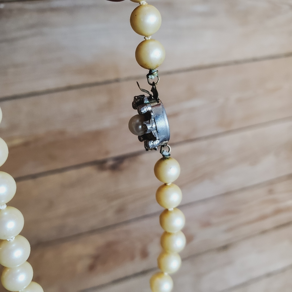 *FREE WITH ORDER* Vintage Costume Pearl Necklace - Picture 2 of 4